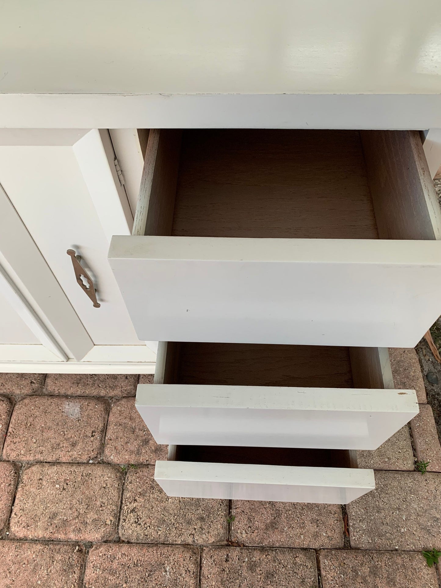 Vintage American of Martinsville White Dresser Asian Style Ming Base